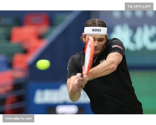 上海网球大师赛女球迷因干扰比赛被强制抬离现场引发关注